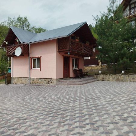 Holiday Home Melodiya Karpat ยาเรมชา ภายนอก รูปภาพ