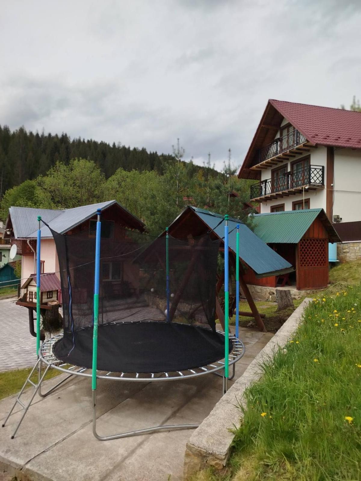 Holiday Home Melodiya Karpat ยาเรมชา ภายนอก รูปภาพ